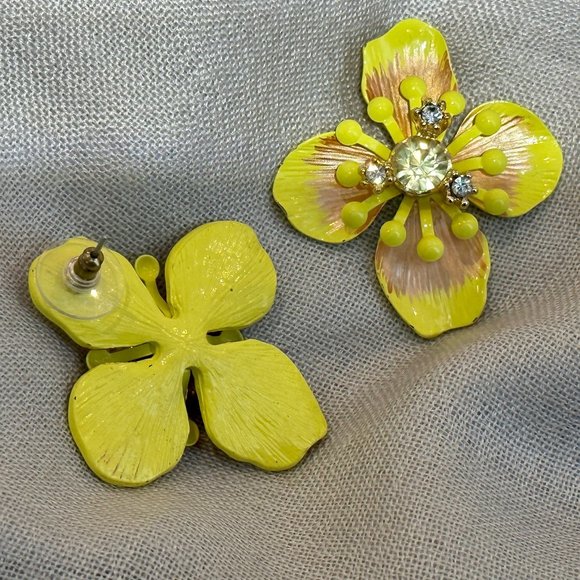 Vintage yellow flower enamel and crystal earrings - Picture 2 of 2